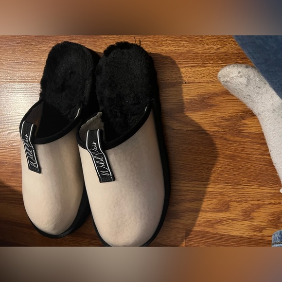 Cream and black - Picture 3 of 3